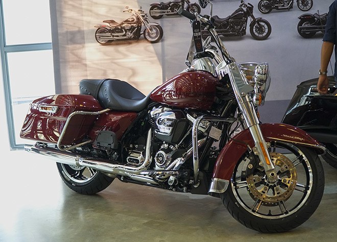 Vì vậy, so với mẫu cũ, các phiên bản mới của dòng Touring có giá bán thấp hơn