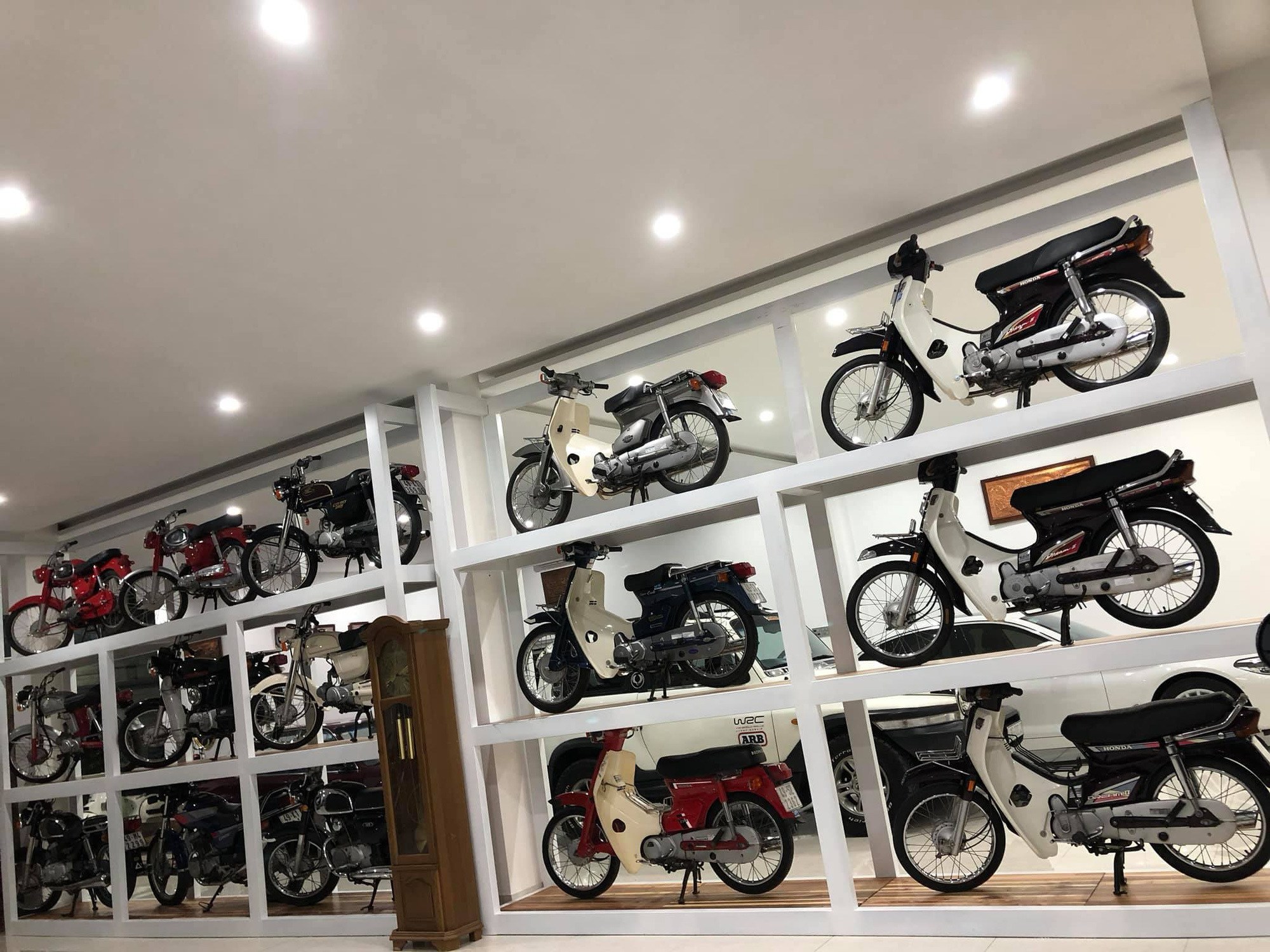 Hôm 18/11, anh Hiếu Nguyễn, một người chơi xe tại Bảo Lộc, Lâm Đồng đăng tải bộ sưu tập xe máy của mình