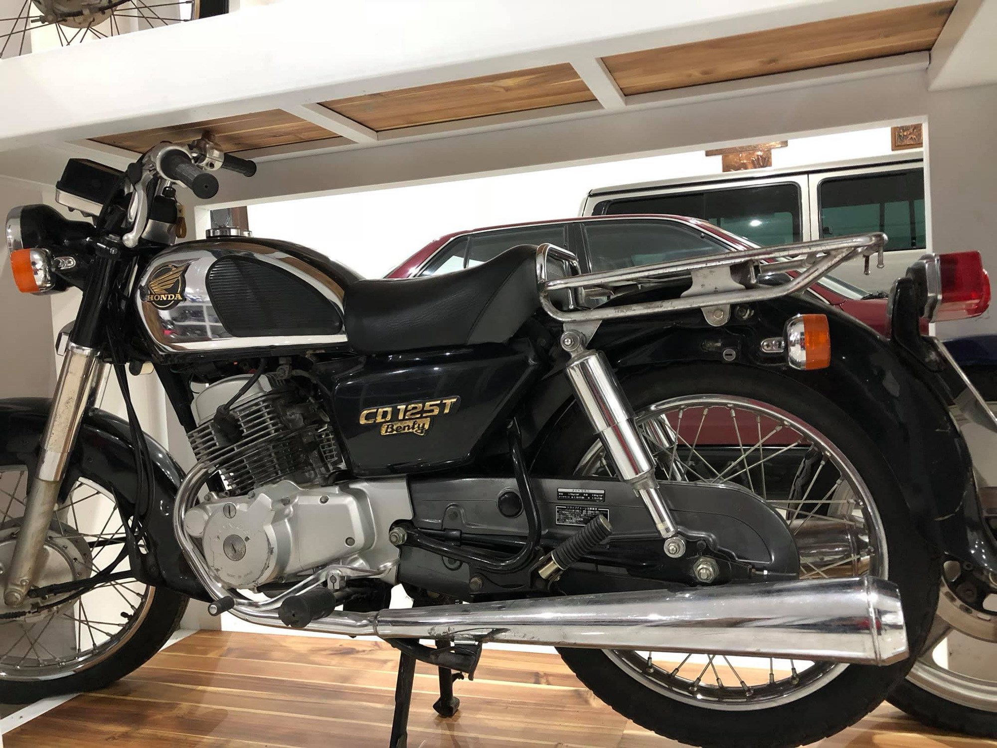 Honda CD125T Benly, mẫu xe được gắn với biệt danh "Hoàng tử đen"