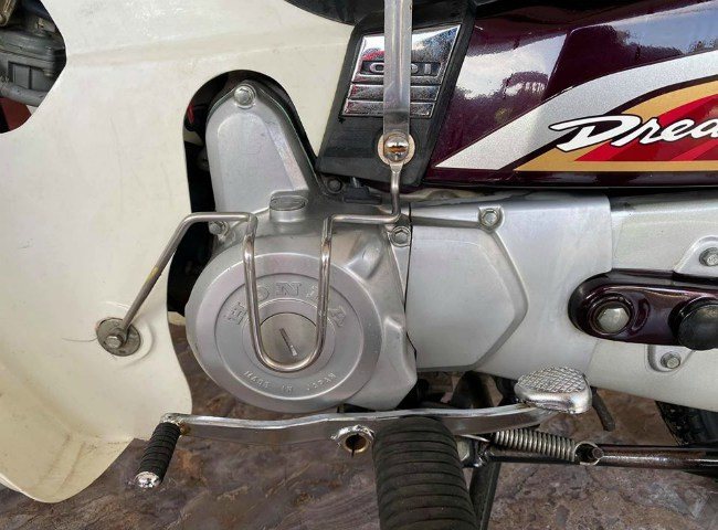 Hiện nay các dòng xe Dream II Thái vẫn là mặt hàng "sốt" ở Việt Nam, đặc biệt là các mẫu xe Dream II có biển sảnh, biển tứ quý