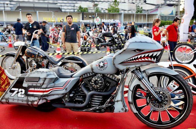 Chiếc Harley-Davidson hàng khủng được độ với phong cách đại bàng trắng, một loài "quốc điểu" của đất nước xứ cờ hoa (Mỹ)