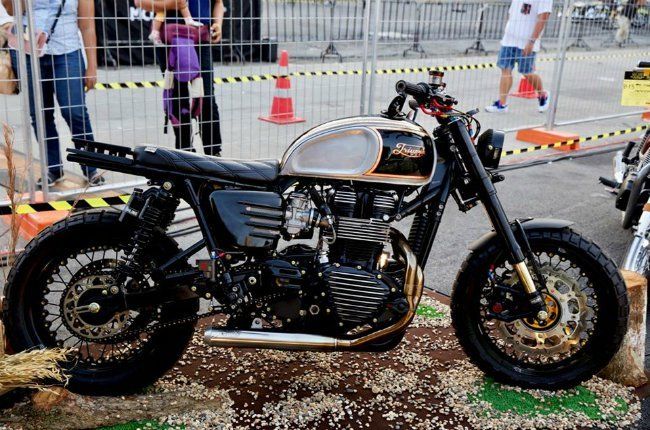 Các mẫu xe tới triển lãm đều được độ rất nặng, tập trung mạnh vào hệ thống động cơ