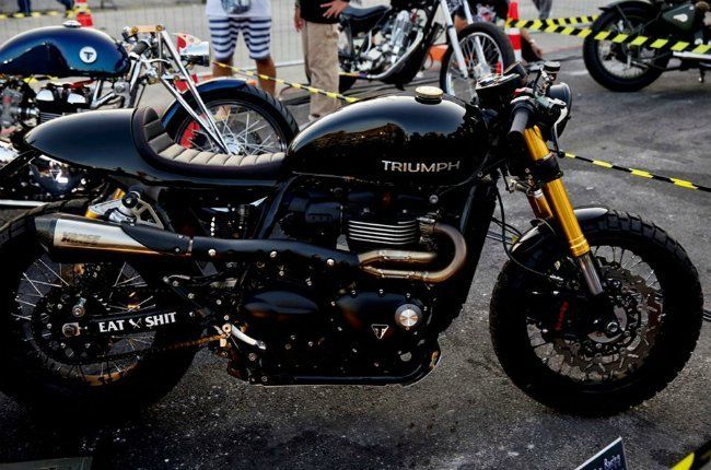 Một xế độ của dòng Triumph