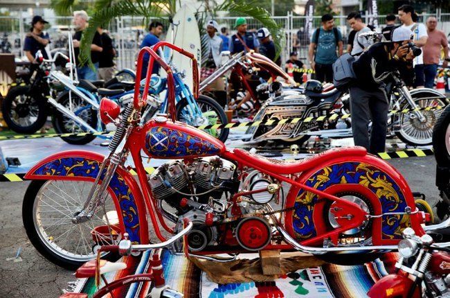 Đặc điểm dễ nhận dạng của Chopper chính là cánh tay thiết kế theo kiểu tay khỉ và phuộc trước cực cao