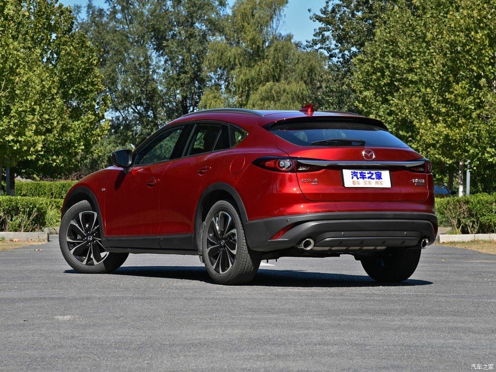 Nằm bên dưới nắp capô của Mazda CX-4 2020 tại Trung Quốc vẫn là hai động cơ xăng SkyActiv-G 4 xi-lanh, dung tích 2.0 lít và 2,5 lít như cũ