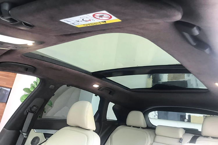 Tại thị trường Mỹ, Infiniti tự tin bảo h&agrave;nh hệ thống truyền động cho QX50 l&ecirc;n đến 6 năm hoặc 70.000 dặm b&ecirc;n cạnh bảo h&agrave;nh cơ bản 4 năm/60.000 dặm (t&ugrave;y theo điều kiện n&agrave;o đến trước)