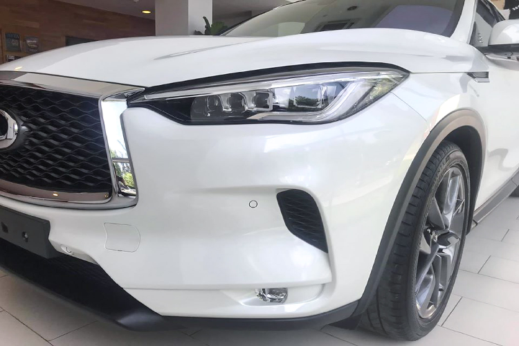 Tuy nhi&ecirc;n, Infiniti QX50 sẽ mở ra một lựa chọn độc đ&aacute;o v&agrave; kh&aacute;c biệt d&agrave;nh cho c&aacute;c kh&aacute;ch h&agrave;ng Việt đang t&igrave;m kiếm một mẫu xe compact crossover SUV cỡ nhỏ sang trọng
