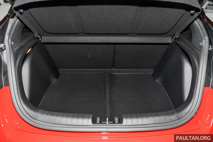 Thiết kế mới của Veloster cùng những nâng cấp về động cơ khiến mẫu xe này có hi vọng trở lại Việt Nam cũng như thành công trong khu vực Đông Nam Á