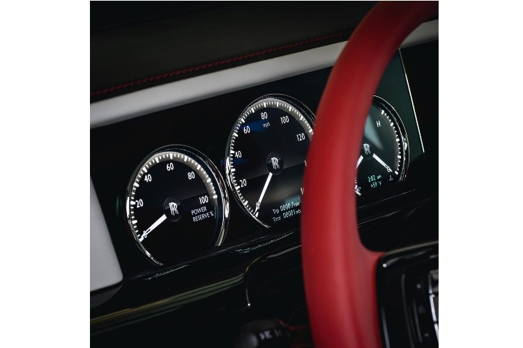 Được biết, người chiến thắng phiên đấu giá sẽ có cơ hội được hợp tác cùng Mickalene Thomas – một trong những nghệ sĩ đương đại nổi tiếng hiện nay