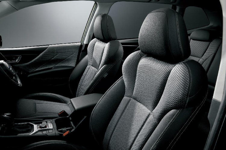 Tại thị trường Việt Nam, Forester đã và đang trở thành mẫu xe thu hút khách hàng Việt trong phân khúc CUV 5/5+2 với mức giá từ 990 – 1,199 tỷ đồng