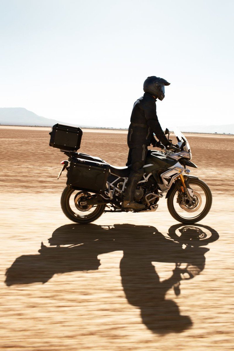 Đối với Tiger 900 GT, mẫu GT có Rain, Road, Sport và Off-Road và GT Pro có thêm chế độ Rider và phiên bản cơ sở Tiger 900 chỉ đi kèm chế độ Rain và Road