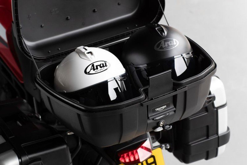 Các phiên bản Tiger Pro hàng đầu cũng đi kèm với ghế lái và ghế hành khách được sưởi ấm và hệ thống giám sát áp suất lốp