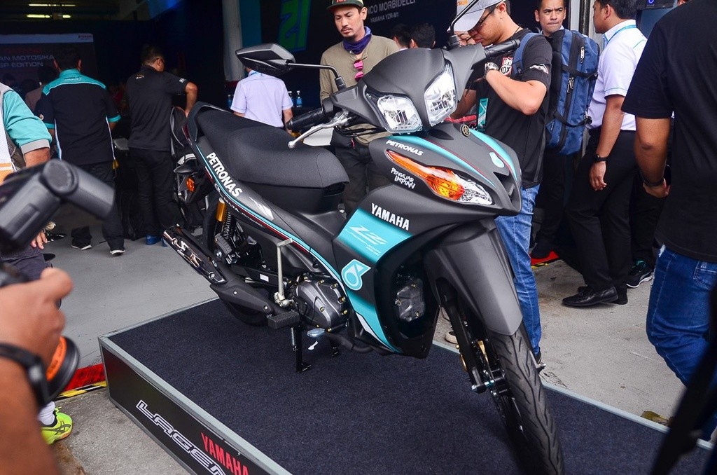 Phiên bản giới hạn được ra mắt nhằm kỷ niệm sự thành công của đội đua MotoGP của Malaysia - Petronas Yamaha Sepang Racing Team (SRT)