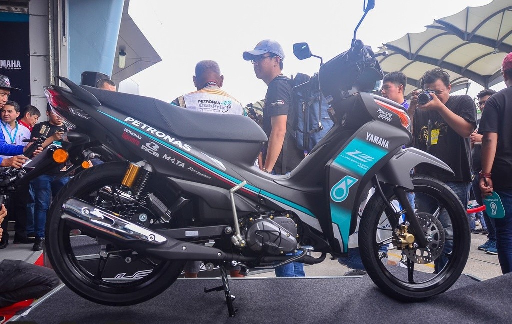 Được trang bị khối động cơ 115 cc, làm mát bằng không khí, sản sinh công suất 10 mã lực tại 7.750 vòng/phút và mô-men xoắn cực đại 9,9 Nm tại 6.500 vòng/phút