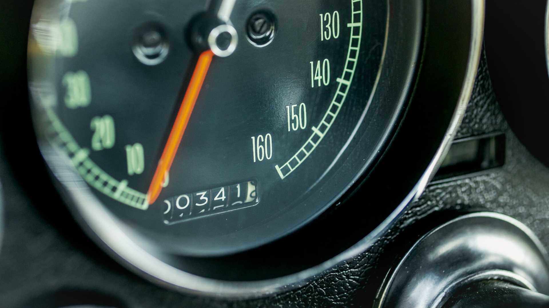 Chiếc L88 Coupe này được giữ gìn trong điều kiện vô cùng cẩn thận, trải qua lần phục chế kỹ lưỡng