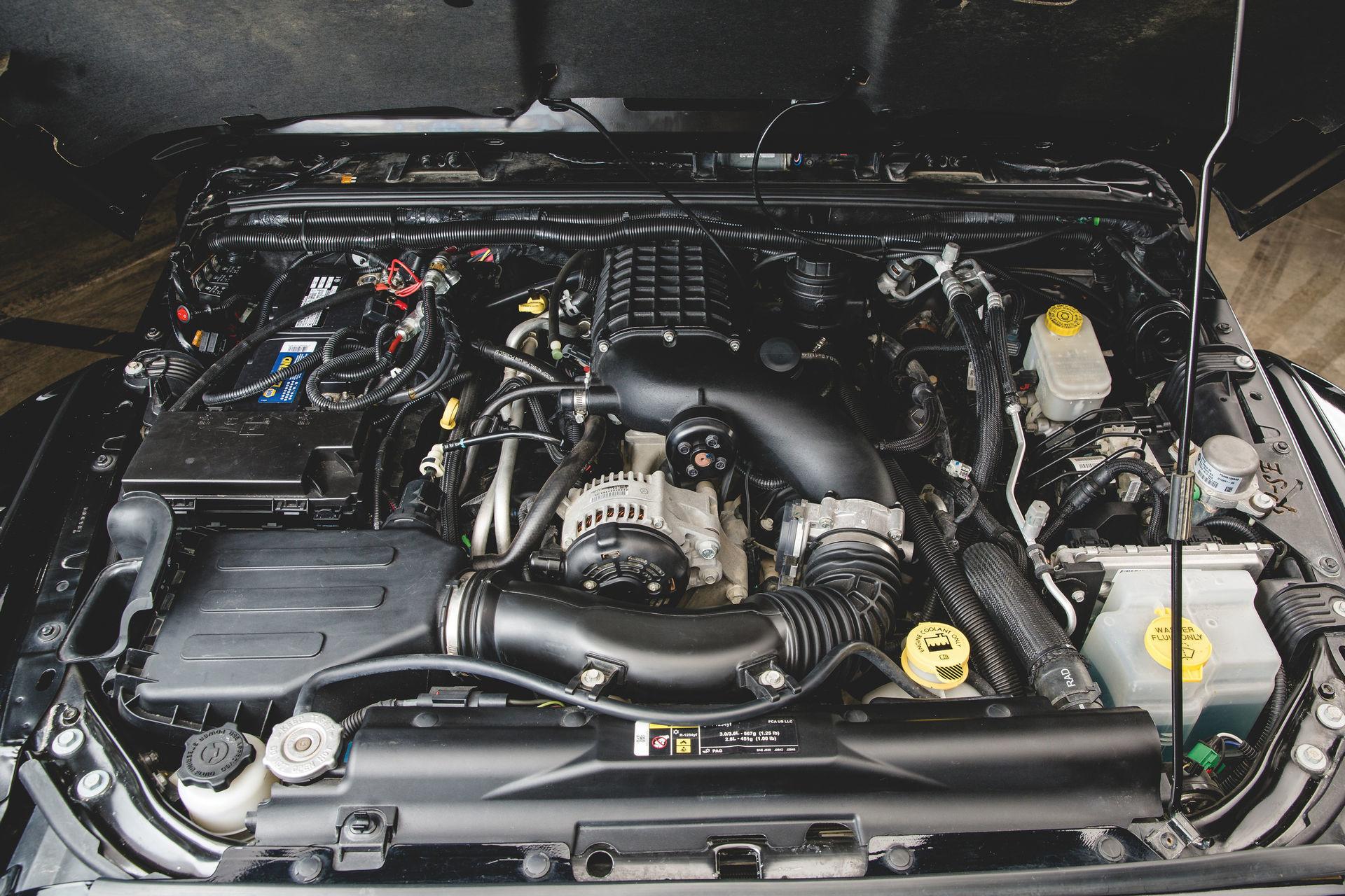 Wrangler được điều chỉnh sử dụng động cơ Pentastar V6 3,6 lít quen thuộc của FCA