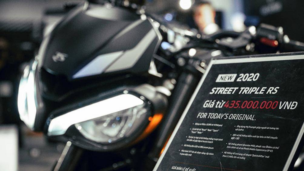 Xe được trang bị khối động cơ 3 xi-lanh, cung cấp mã lực tối đa 123 mã lực tại 11.750 vòng / phút. Xe có tất cả 5 chế độ lái như: Đường thường, Đường mưa, Thể thao, Đường đua, và Tùy biến