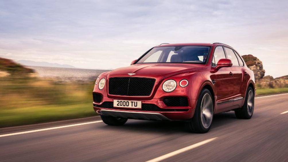 Bentley Bentayga Speed 2020 sử dụng động cơ tăng áp kép W12 6.0 lít cho công suất tối đa 626 mã lực. Xe tăng tốc từ 0 - 100 km/h trong 3,8 giây
