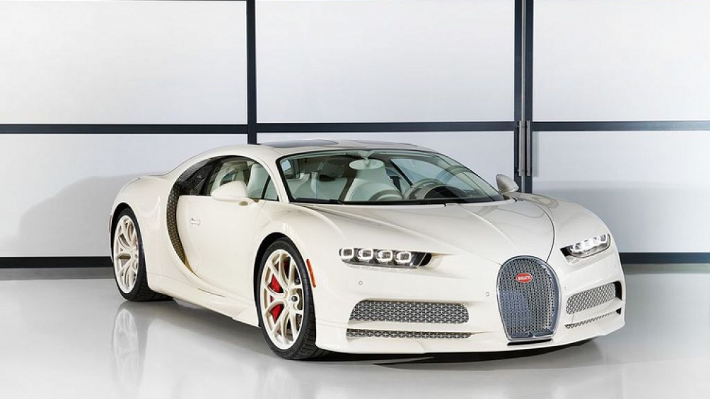 Phía Bugatti không tiết lộ về số tiền mà tỷ phú Khoshbin phải chi ra để sở hữu siêu phẩm này