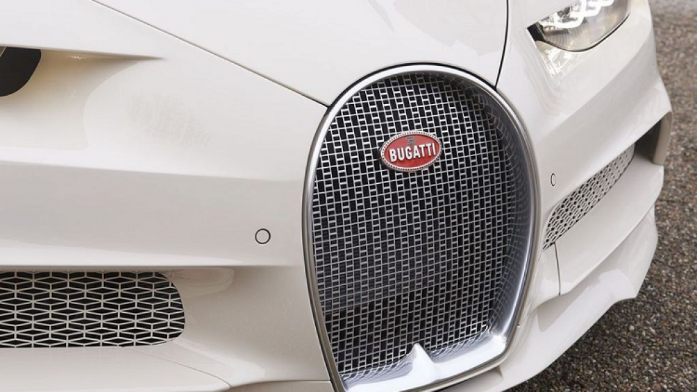Siêu phẩm Bugatti Chiron Hermes Edition sở hữu "bộ cánh" màu trắng ngà kết hợp với gam màu đen huyền bí
