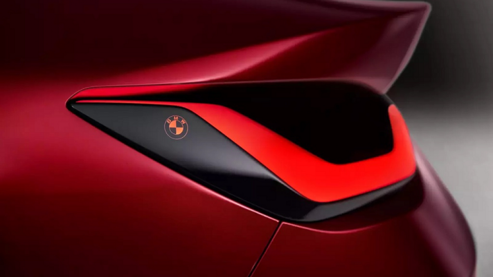 Trào lưu thái quá này còn xuất hiện trên 7 Series và X7 của BMW khiến người dùng không mấy ấn tượng