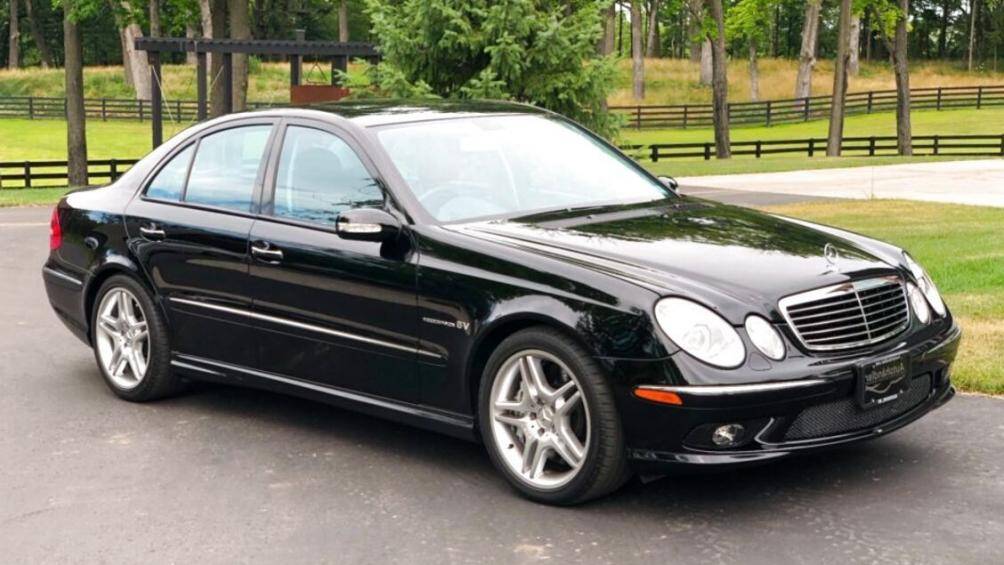 2. Mercedes-Benz E55 AMG 2006 (20.000 USD)