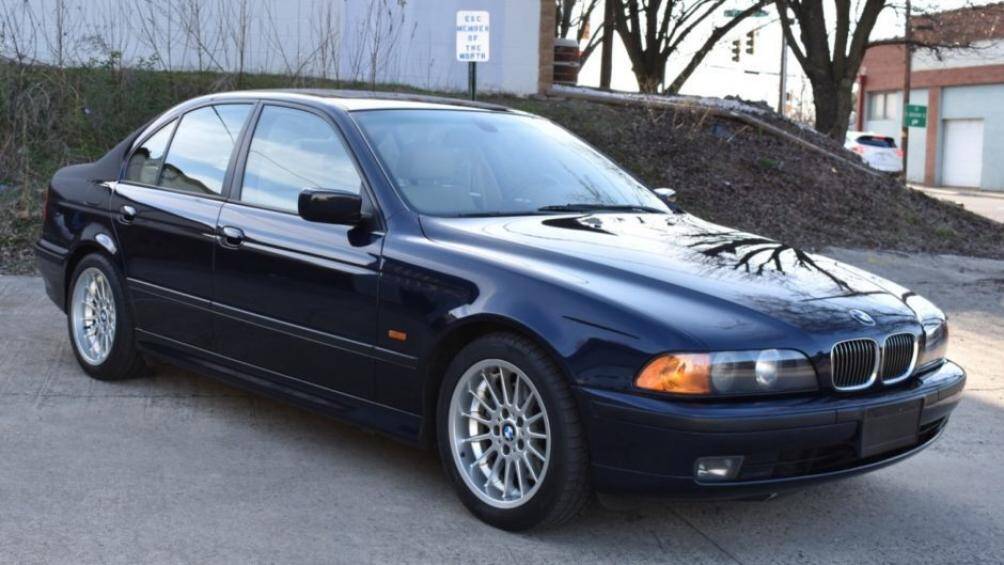 4. BMW 540i E39 (5.000 USD)