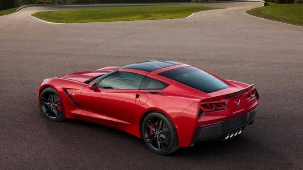 2. Chevrolet Corvette Stingray: 6.2L V8