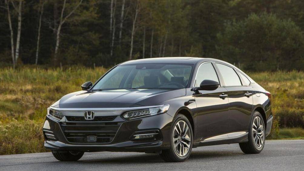 5. Honda Accord Hybrid: 2.0L I4/Mô tơ điện