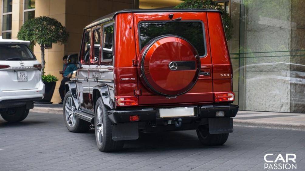 Phía dưới gầm xe được trang bị một móc kéo thích hợp cho việc kéo thêm 1 toa hàng hay một ngôi nhà di động cho việc cắm trại