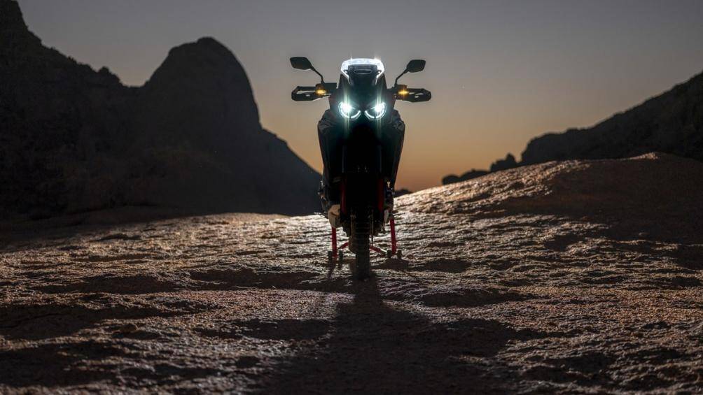 Honda Africa Twin CRF1100L ra mắt dự kiến vào tháng 4 với giá từ 436 triệu đồng