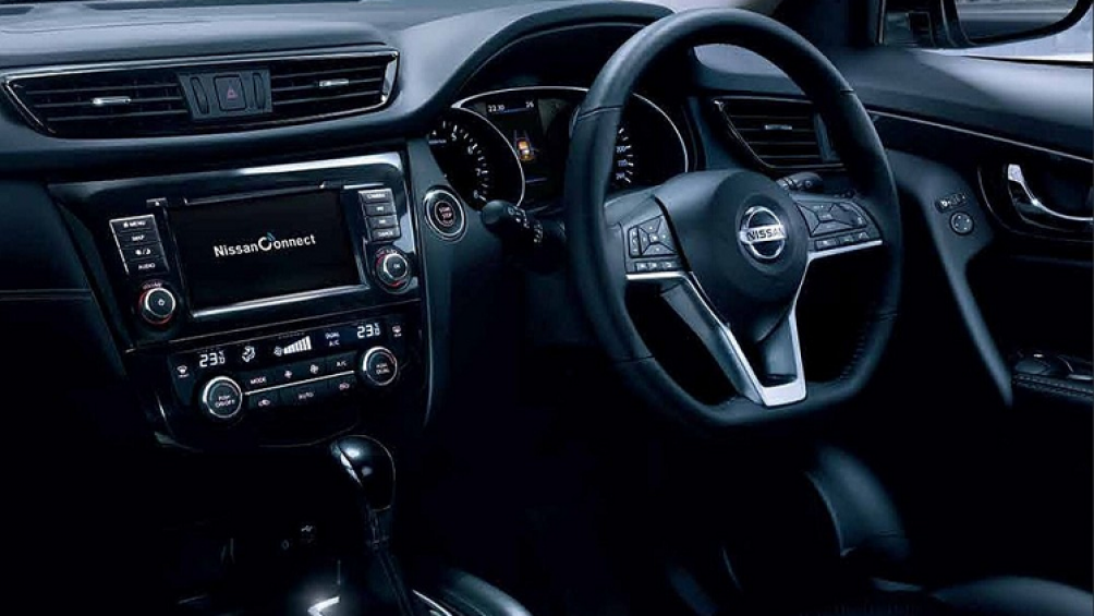 Bước vào bên trong, Nissan X-Trail phiên bản giới hạn mới, người lái được chào đón bằng không gian nội thất quen thuộc