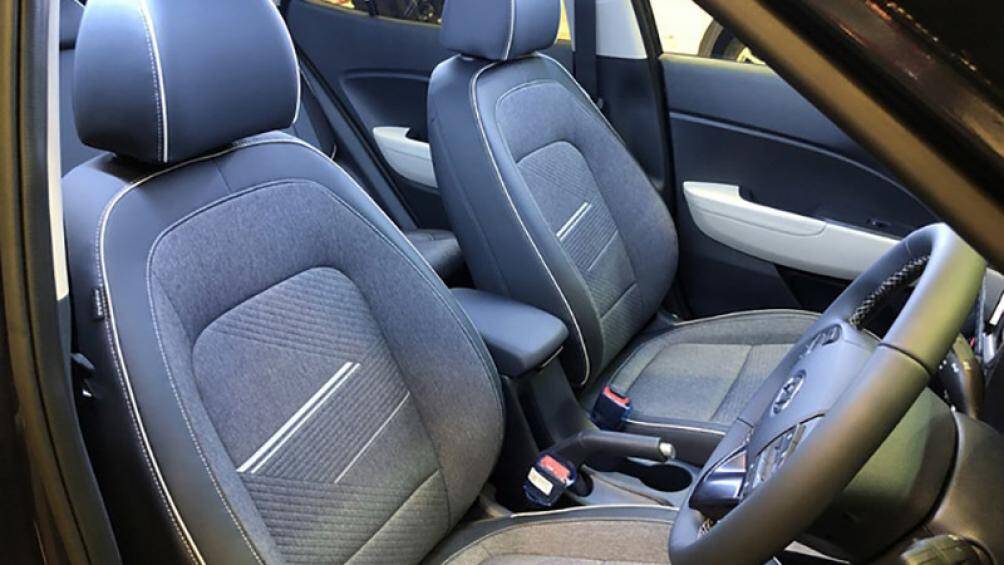 Tại Singapore, phiên bản Venue dùng động cơ xăng 1.6L Smart Stream Gamma ll, cho công suất 122 mã lực và momen xoắn cực đại 154 Nm tại 4.500 vòng/phút