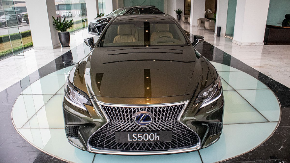 Sau khi có mặt tại TP. HCM, Lexus LS500h 2020 đầu tiên đã xuất hiện tại Hà Nội ở đại lý chính hãng Lexus Thăng Long