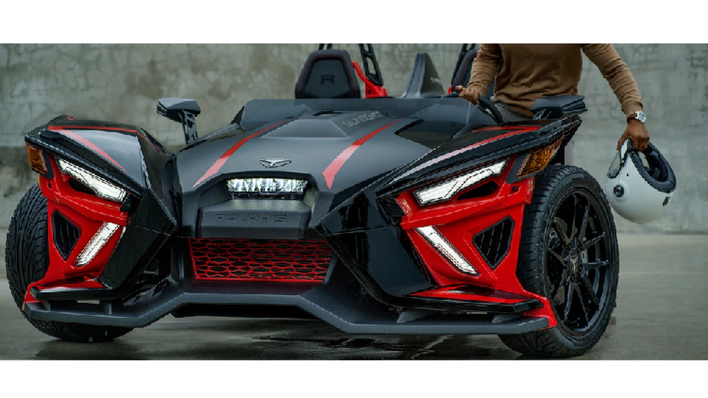 Nhìn tổng quát, thiết kế của mẫu xe Polaris Slingshot 2020 trông dữ tợn hơn với các đường nét góc cạnh