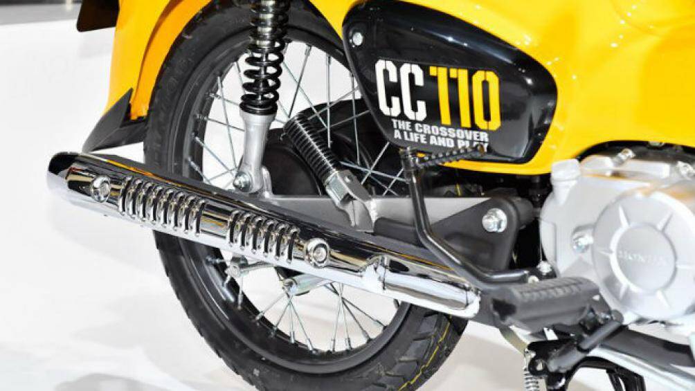 Cung cấp sức mạnh cho Honda Cross Cub là động cơ xy-lanh đơn, dung tích 110 cc, sản sinh công suất 8 mã lực và mô-men xoắn 8,5 Nm, hộp số tròn 4 cấp