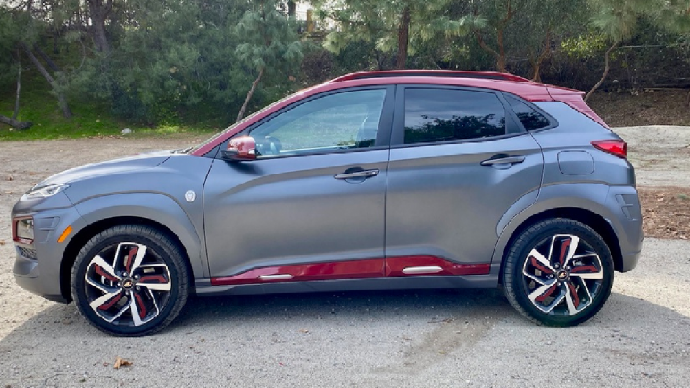 Phiên bản Hyundai Kona đặc biệt này còn có biểu tượng Iron Man ở chắn bùn phía trước và phía sau