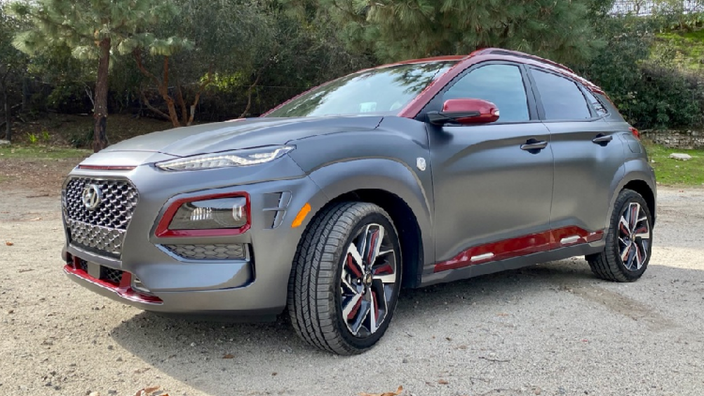 Phiên bản Iron Man có giá 31.595 USD (khoảng 731 triệu đồng), trong khi phiên bản dẫn động 4 bánh có giá 32.995 USD (tương đương khoảng 764,2 triệu đồng)