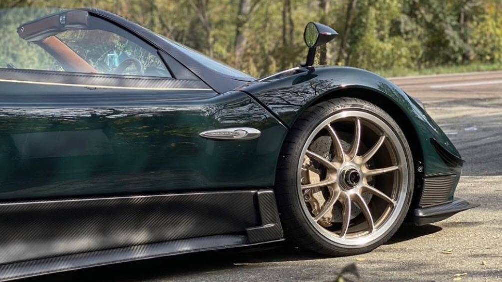 Ngoài màu sơn, Pagani Zonda Venti còn có bộ mâm đa chấu màu bạc nhám khá độc đáo