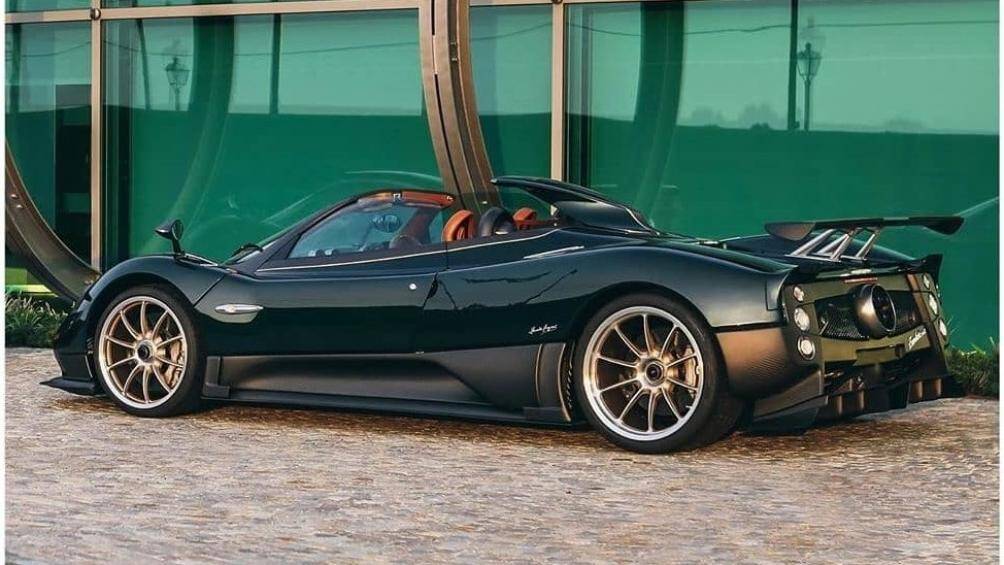 Pagani Zonda Venti có thể tăng tốc từ vị trí xuất phát lên 100 km/h chỉ trong thời gian 2,6 giây trước khi đạt vận tốc tối đa 350 km/h