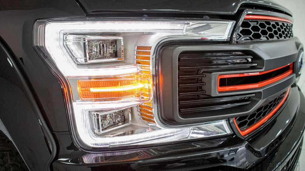 Để phục vụ nhu cầu đặc biệt của những đại gia Việt chơi hàng hiếm, nhiều đại lý tư nhân vẫn có thể nhập khẩu bản giới hạn Ford F-150 Harley-Davidson về nước