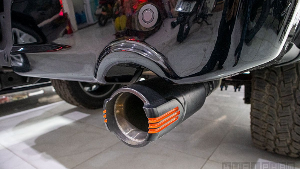 Ở ngoại thất, chiếc Ford F-150 Harley-Davidson màu đen Agate. Khi về Việt Nam, mẫu xe này có giá khoảng hơn 7 tỷ đồng