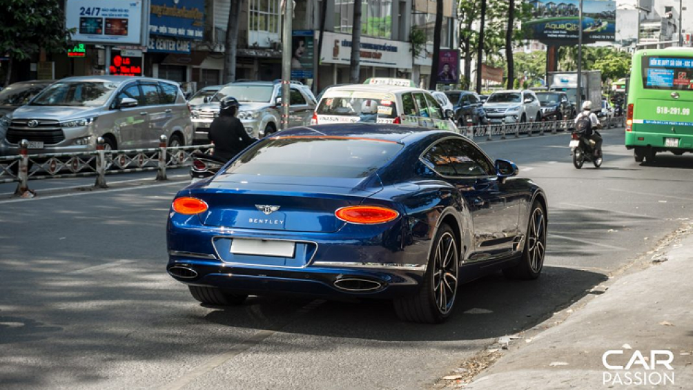 Hiện chưa rõ giá xe Bentley Continental GT First Edition tại thị trường Việt Nam nhưng chắc chắn mức giá của nó không dưới 20 tỉ đồng