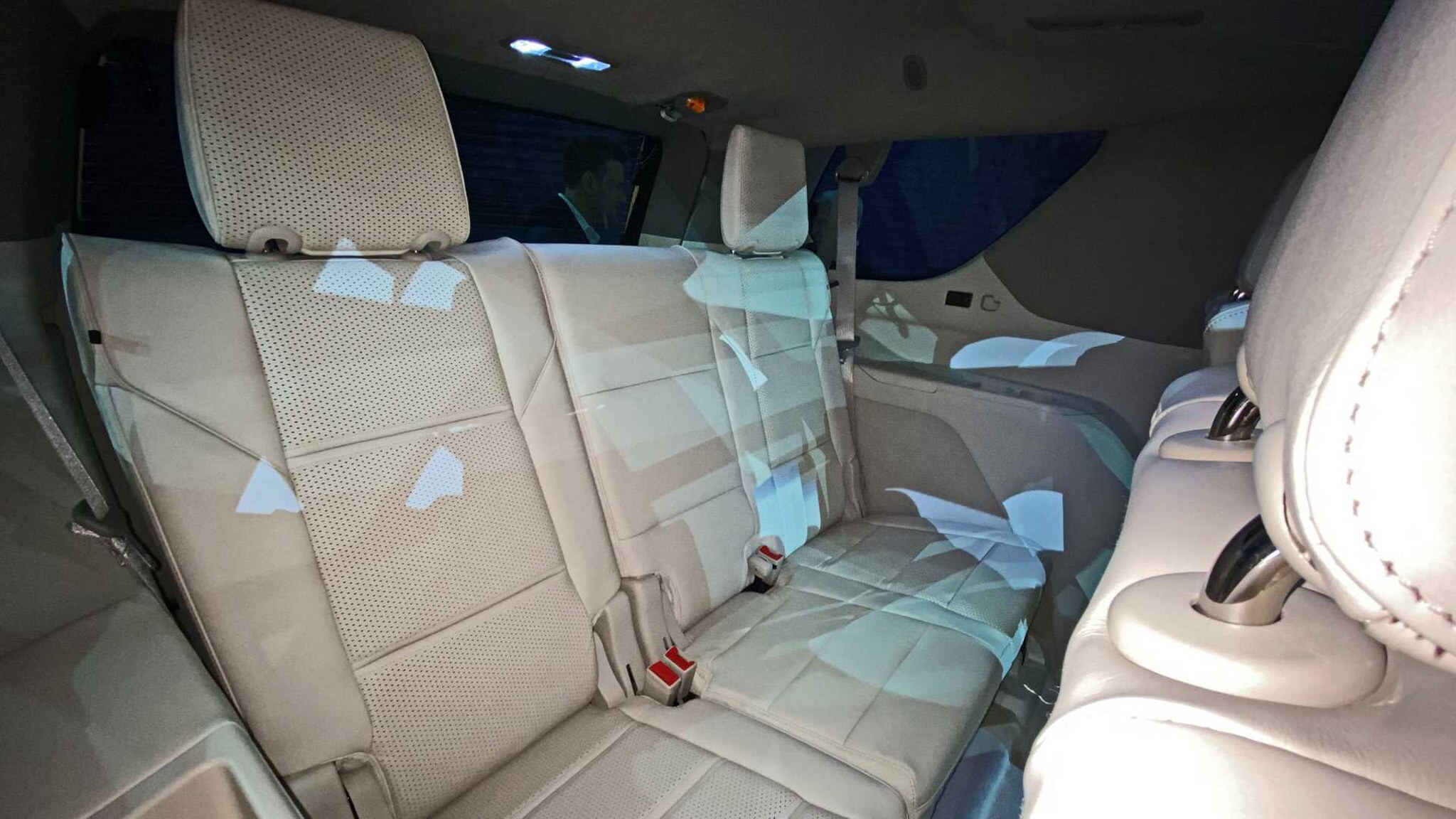 Dự kiến, quý 3 năm nay Cadillac Escalde 2021 sẽ chính thức được bán ra đi kèm với giá bán cụ thể
