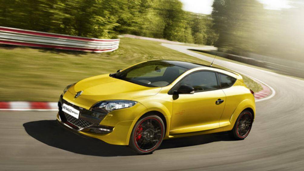 8. Renault Megane R.S Trophy (thời gian tăng tốc từ 0-100 km/h: 5,7 giây)