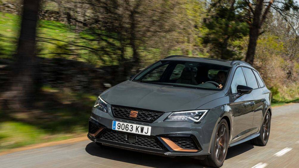9. Seat Leon Cupra R (thời gian tăng tốc từ 0-100 km/h: 5,8 giây)