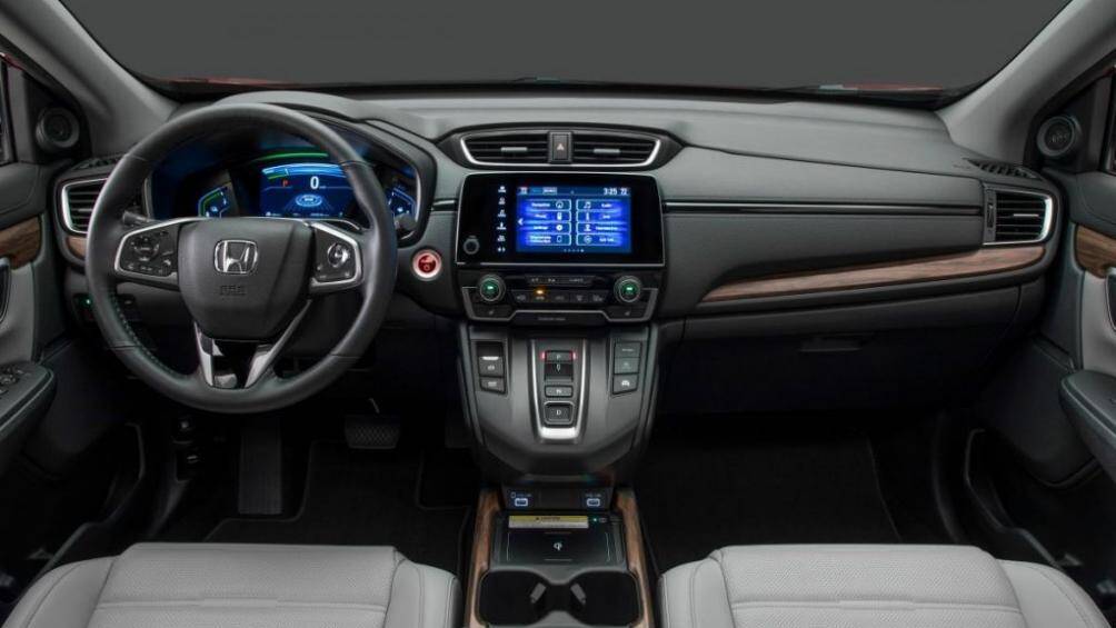 Xe có 3 chế độ lái gồm Eco, Sport và EV, lẫy chuyển số dạng công tắc bật, tắt