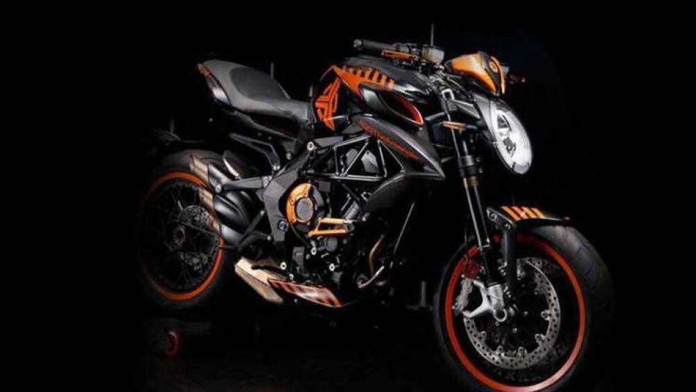 Phiên bản đặc biệt TheArsenale Edition sẽ có tông màu chủ đạo là Đen và bộ tem trang trí màu cam