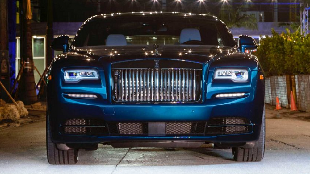 Black Badge mang tới cho khách hàng những tinh chỉnh thể thao đầy tinh tế, kết hợp các thay đổi kiểu dáng đẹp mắt