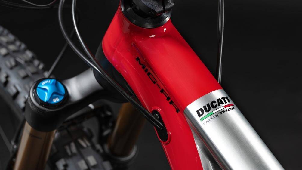 Khung sườn bằng nhôm 6061 T4 T6 được gia công CNC giúp giảm cân nặng cho xe cũng như cải thiện khả năng xử lý